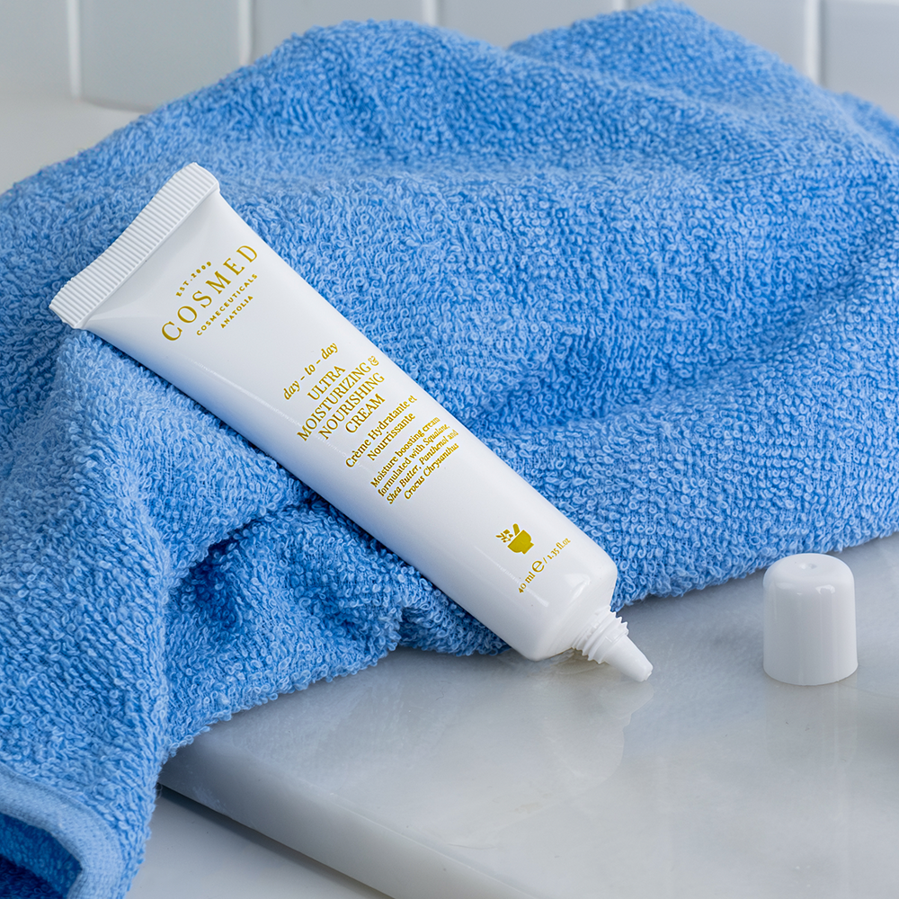 COSMED Day-to-Day Ultra Moisturizing & Nourishing Cream Крем ультраувлажняющий питательный 40 мл
